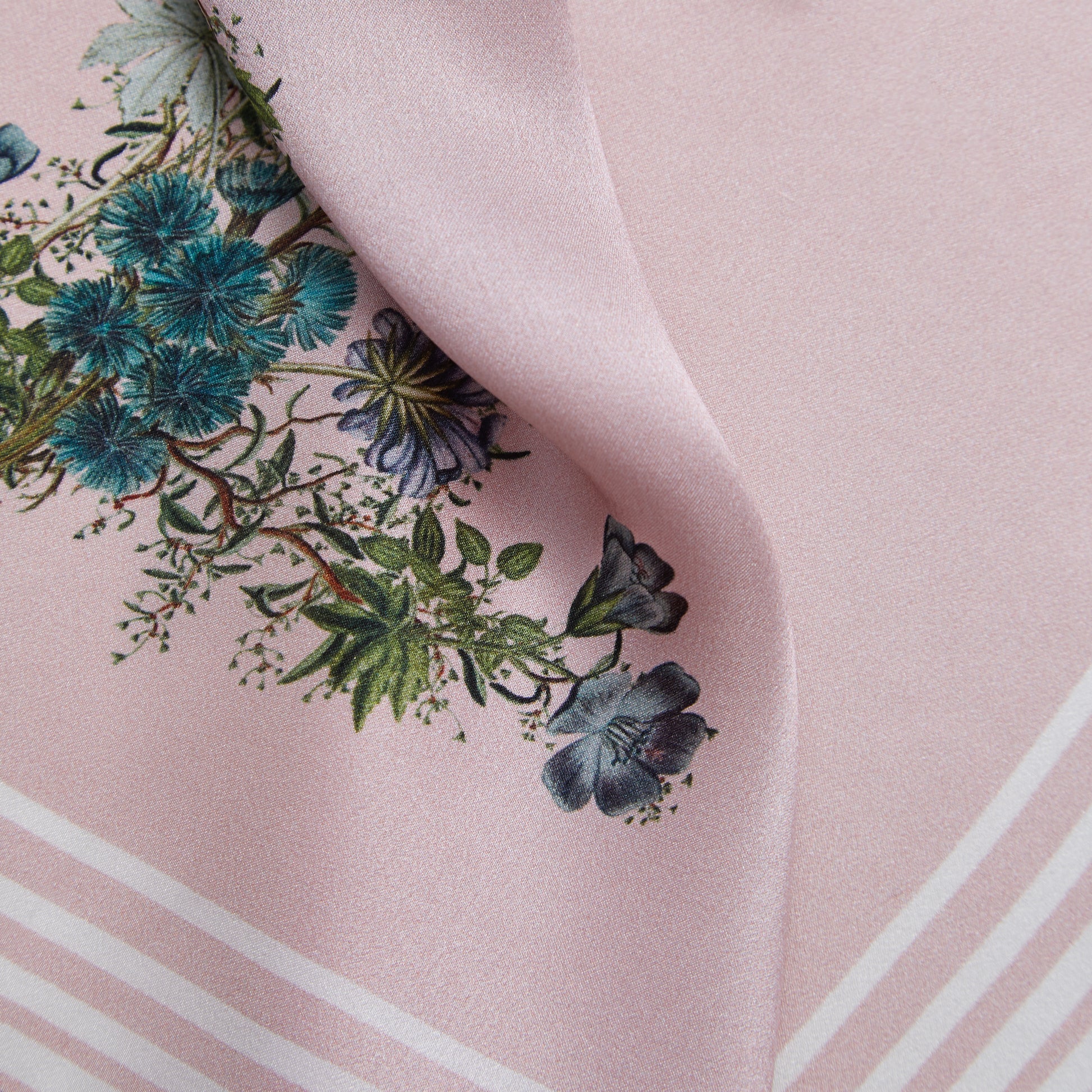 Flora Danica Denmark Flowering Pink F silketørklæde Small scarf Flowering Pink F