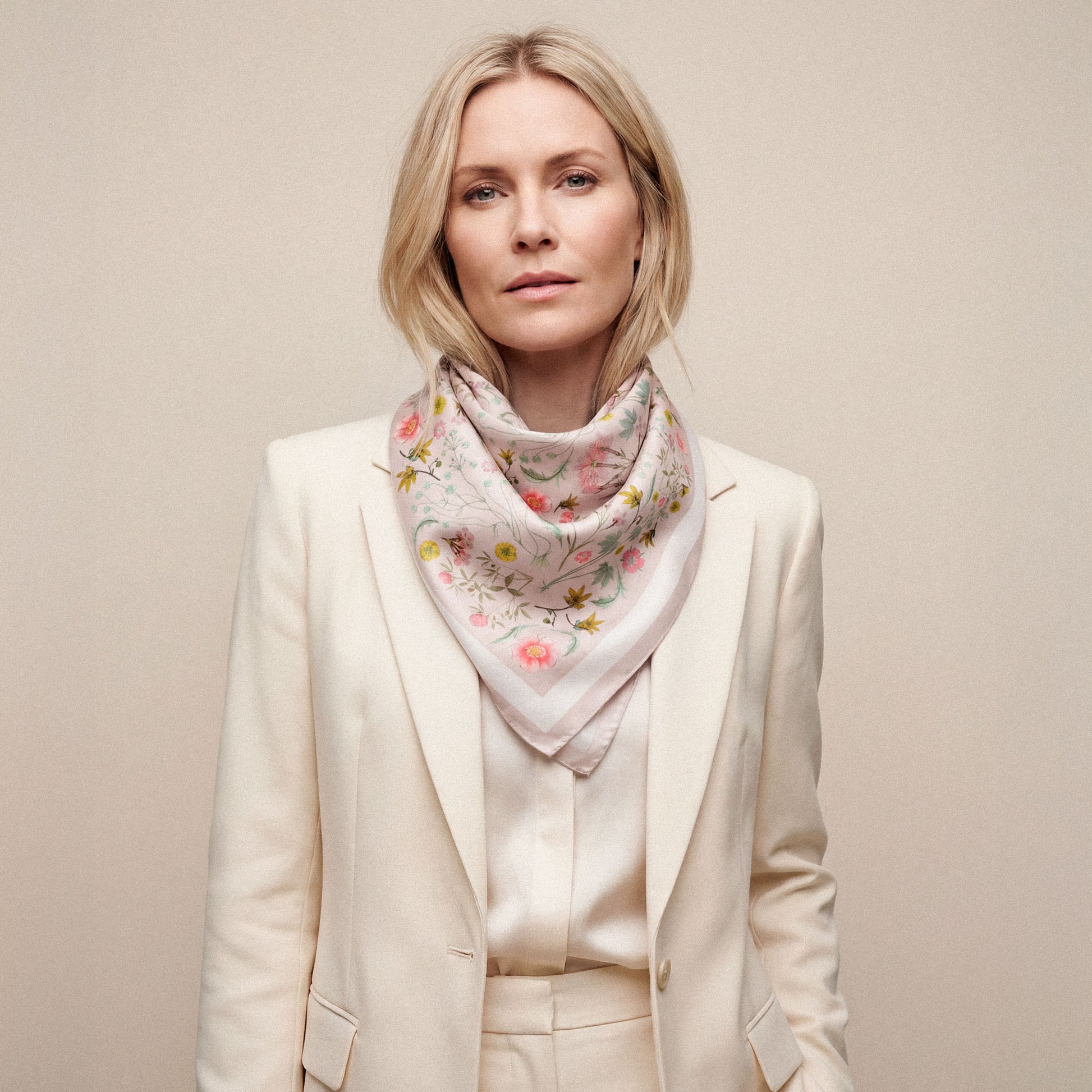 Flora Danica Denmark Beige Garden Silketørklæde Large scarf Beige Garden