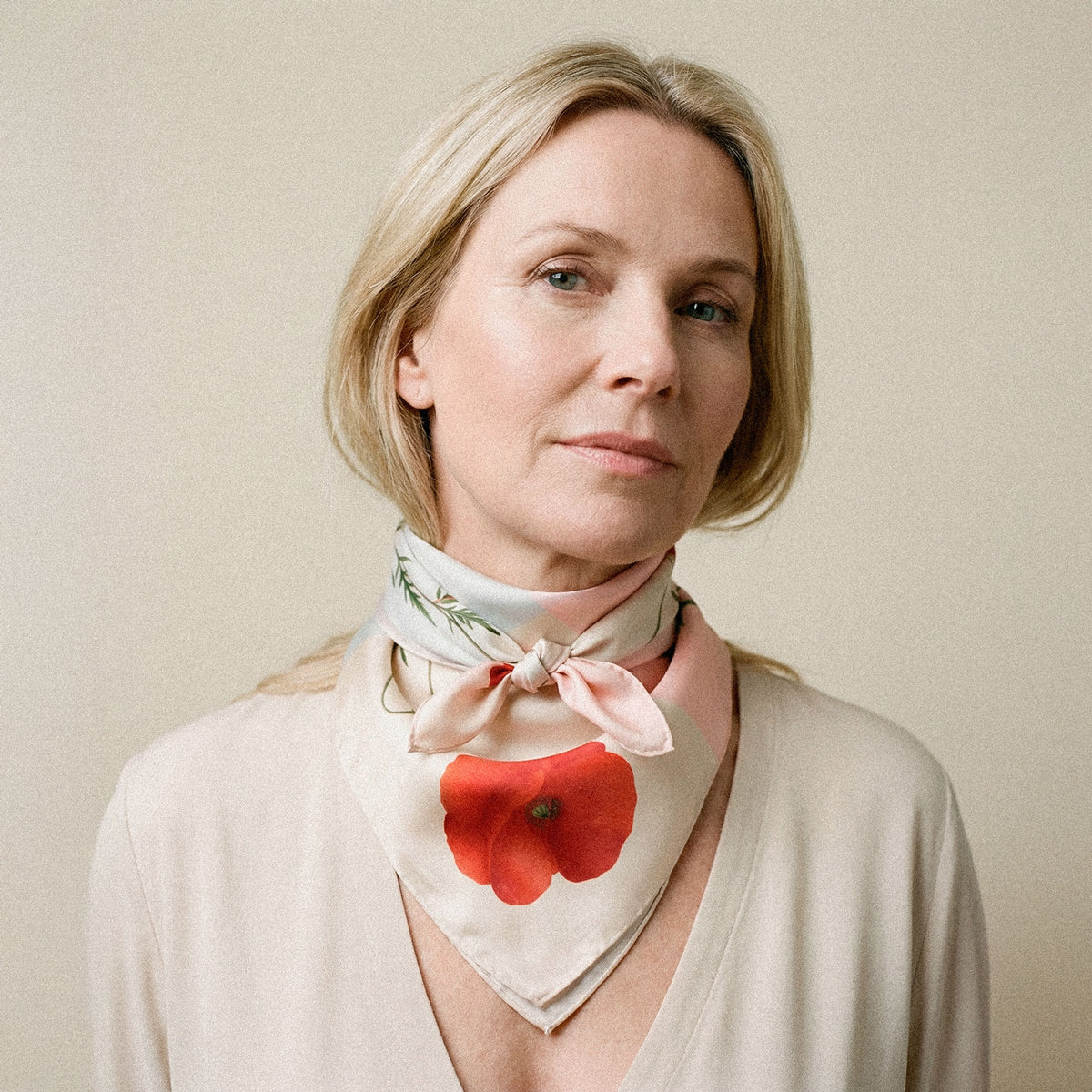 Flora Danica Denmark Four Square Poppy 90 silketørklæde Large scarf Four Square Poppy