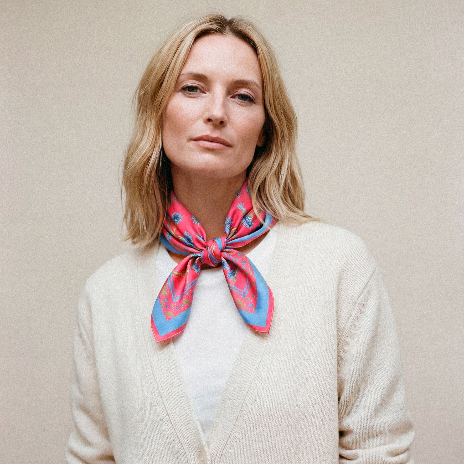 Flora Danica Denmark Scarlet Wildflower 53 silketørklæde Small scarf Scarlet Wildflower Red